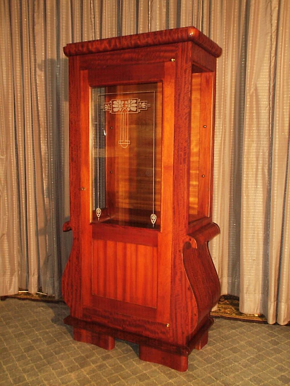 Art Deco Mahagoni-Vitrine