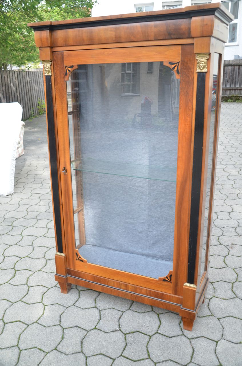 Vitrine Louis XVI